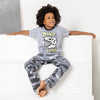 Pijama gris con estampado para niño